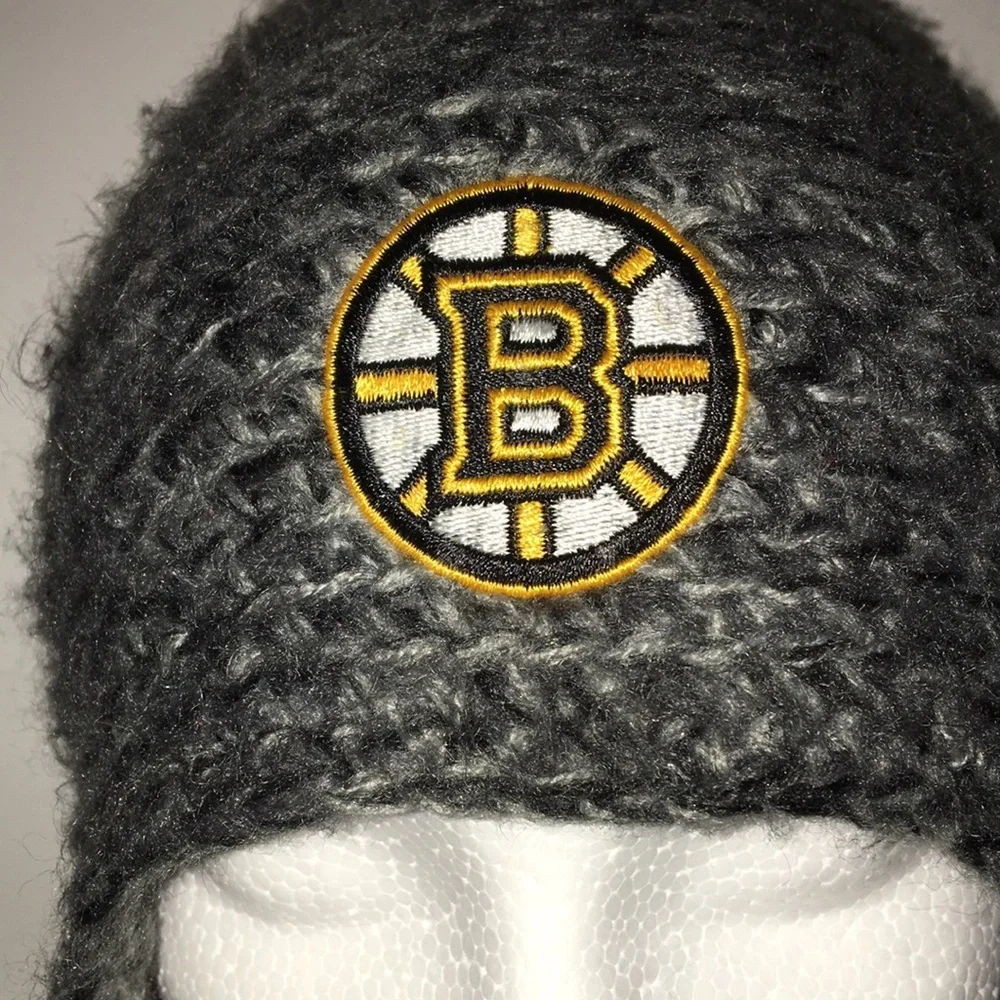 Bruins knit cap with ear flaps EUC